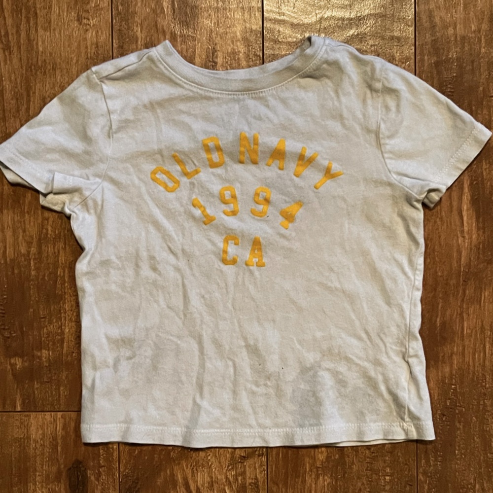 SOLD 🏷️-[FREE! w/Bundle Purchase]- 3T Boys Tee, 3T Clothing, 3T Boys Top